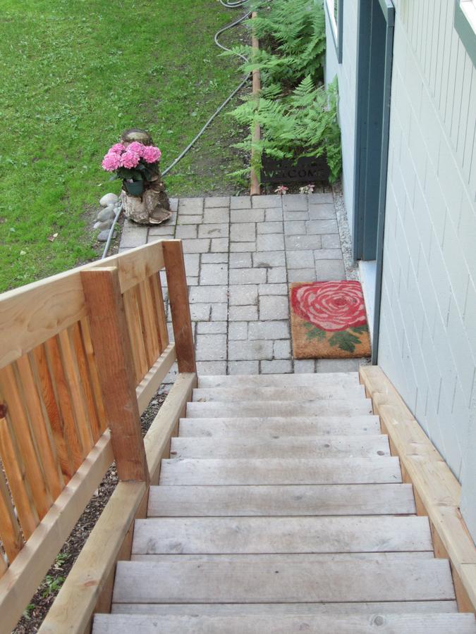 Gardenside Bed And Breakfast Anchorage Exterior photo